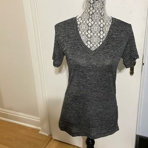 ⭐️ Host Pick⭐️ Rag & Bone black with white flecks v neck t-shirt size small